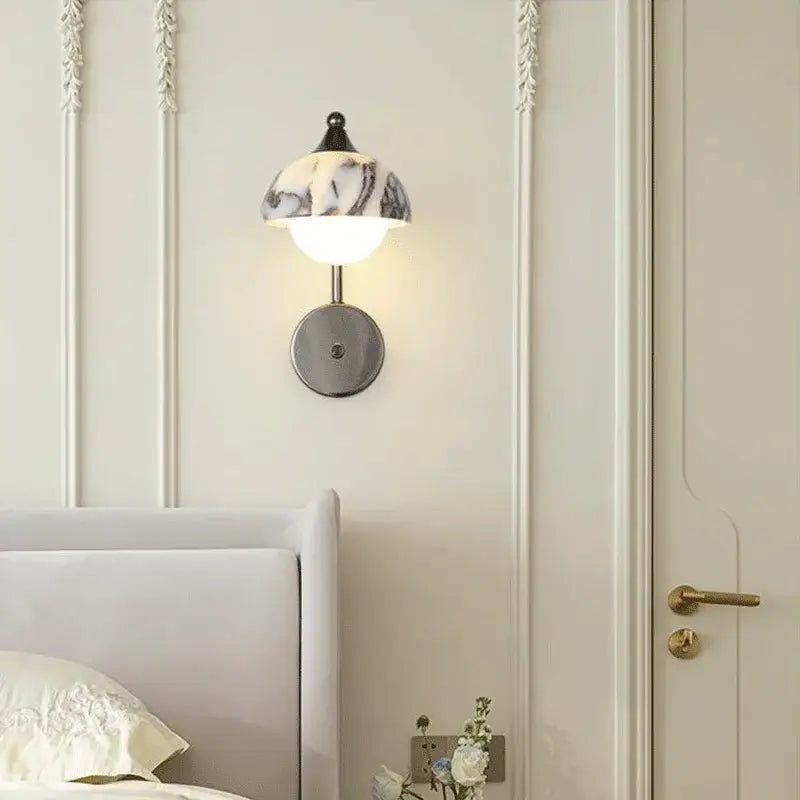 Applique Murale Avec Abat-Jour En Marbre Et Globe Opalin