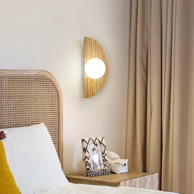 Applique Murale Demi-Cercle En Travertin Et Verre