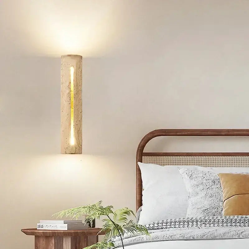 Applique murale design verticale en verre marbré et support doré