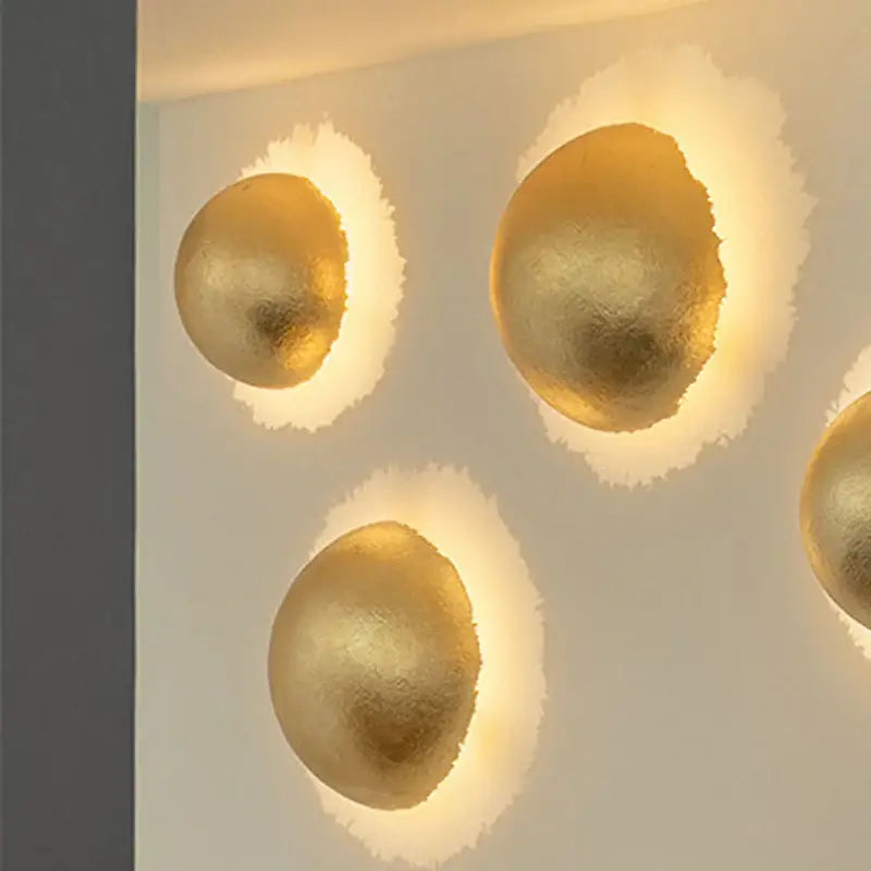 Applique Murale Dorée Design Organique Et Lumineux