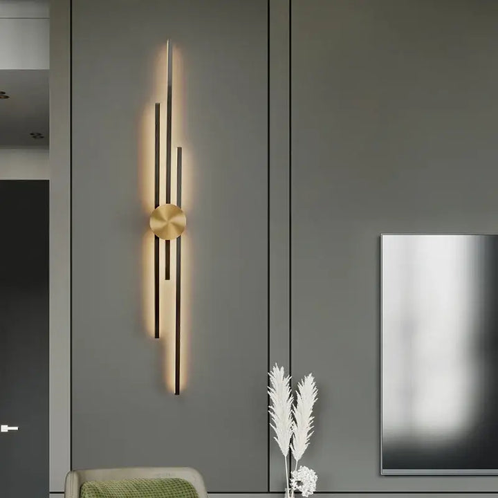 Applique Murale Dorée LED Au Style Moderne Et Épuré