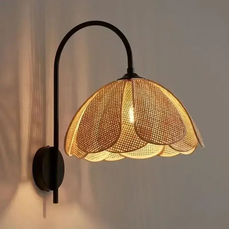 Applique Murale Fleur Avec Plusieurs Pétales En Rotin