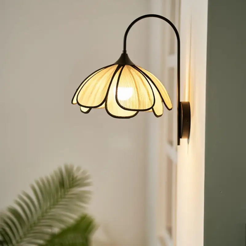 Applique Murale Feuille Noire Métal Forme Fleur