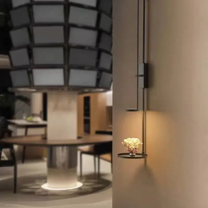 Applique murale fonctionnelle noire avec étagère intégrée