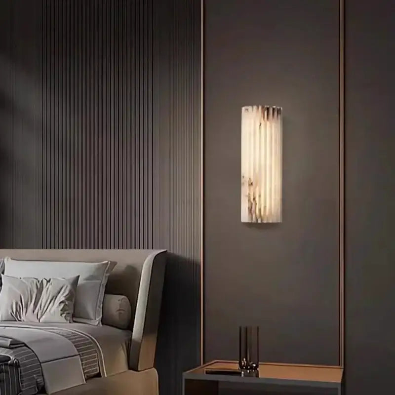 Applique Murale Longiligne en Albâtre Blanc et Marron