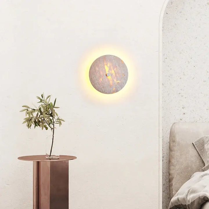 Applique murale minérale avec halo chaud et naturel
