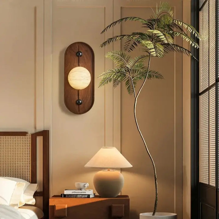 Applique Murale Ovale En Bois Foncé Avec Boule Blanche