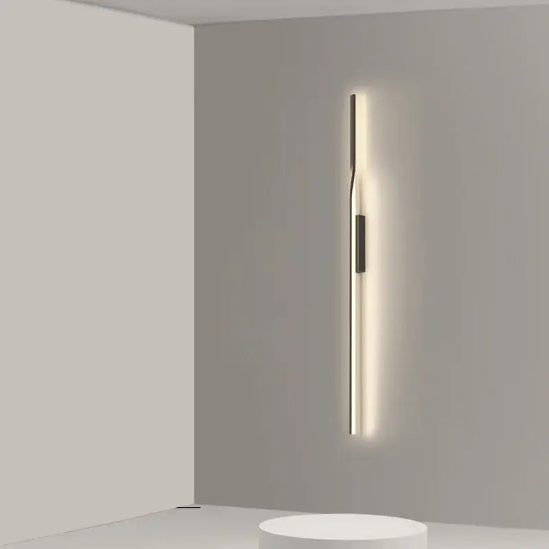 Applique murale verticale noire pour ambiance moderne