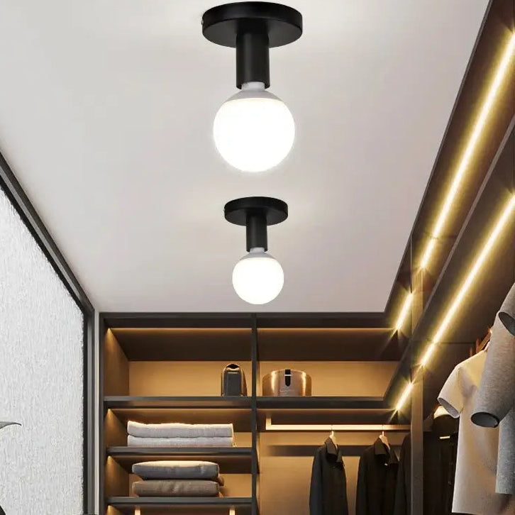 Plafonnier Minimaliste Noir À Ampoule Globe Apparente