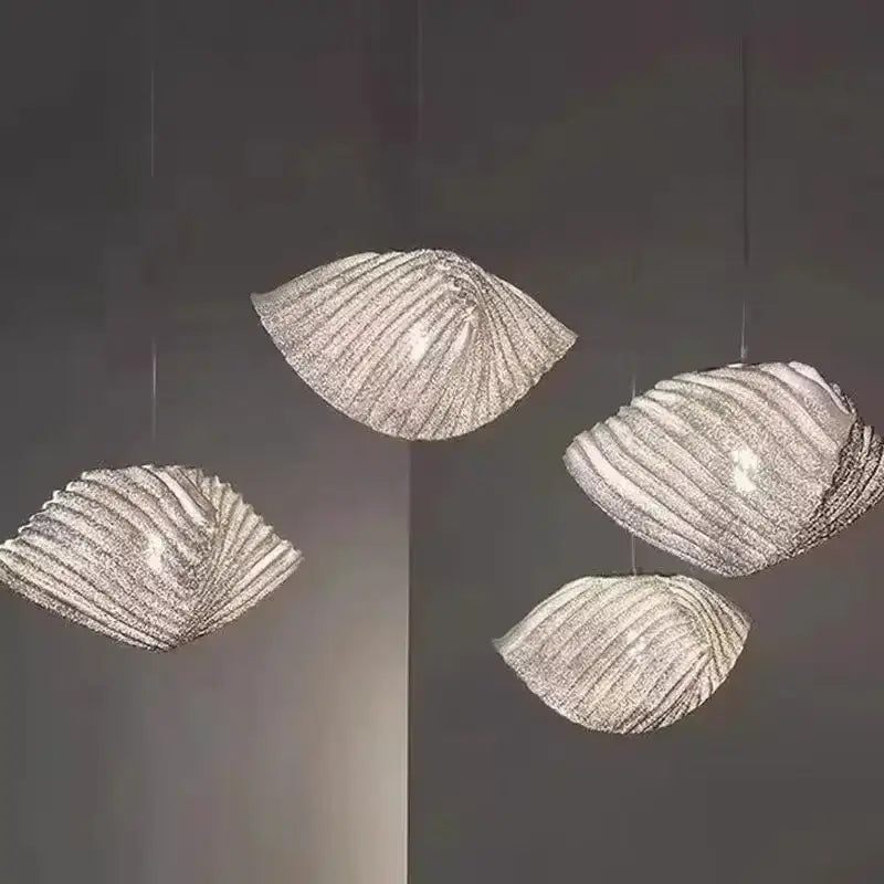 Suspension blanche plissée forme coquillage style moderne