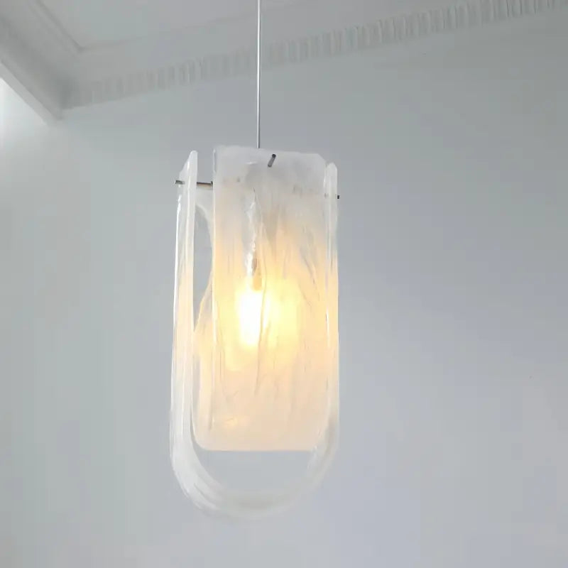 Suspension en verre soufflé au design organique et artistique