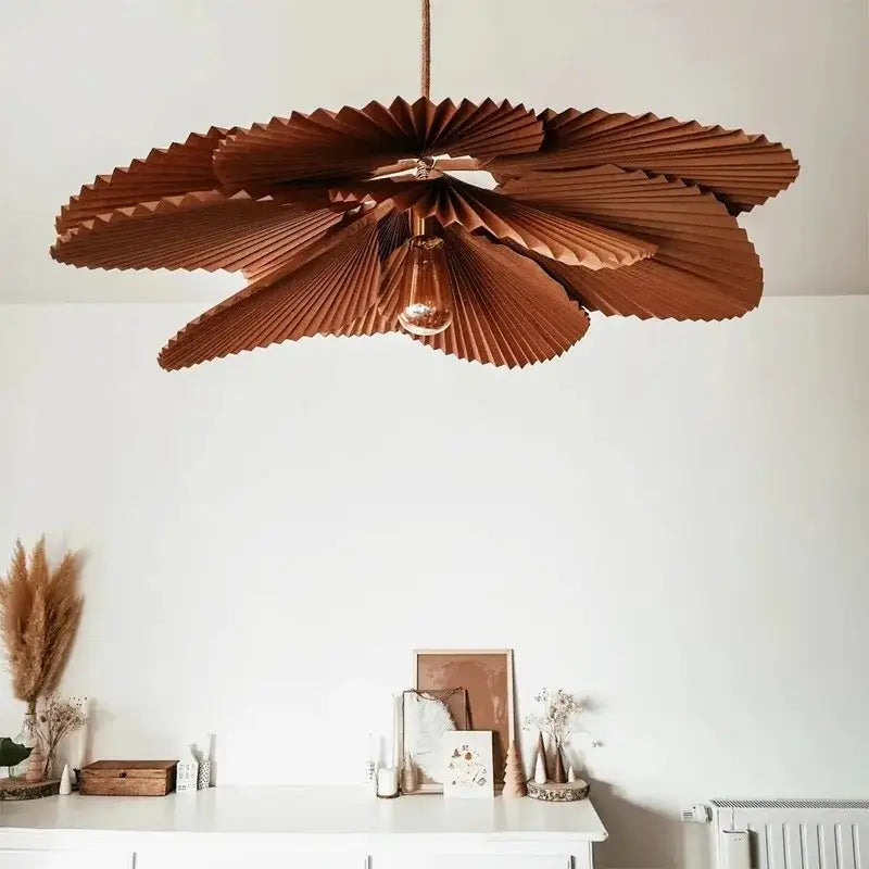 Suspension luminaire design pétales plissés brun naturel