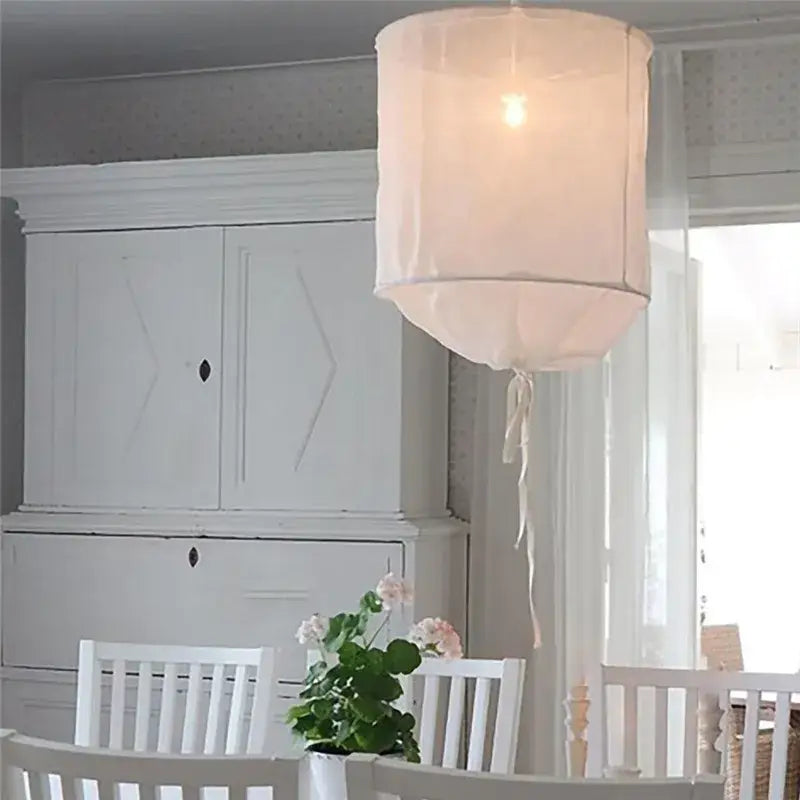 Suspension luminaire au design minimaliste en tissu blanc chic