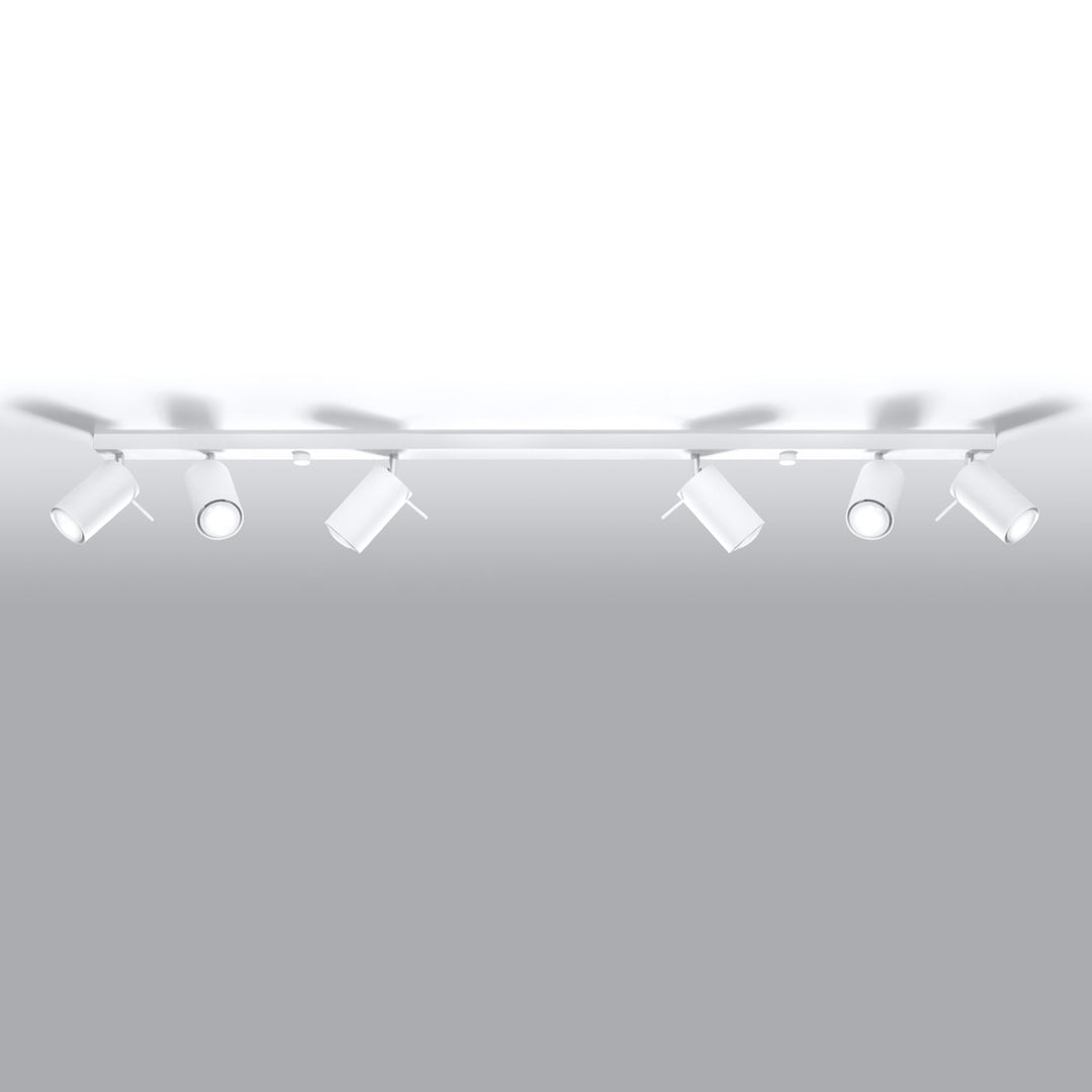 Luminaire Plafonnier blanc éteinte, vue rapprochée