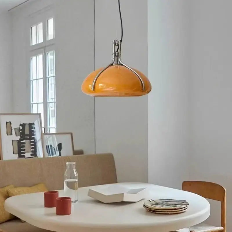 Suspension luminaire orange au style industriel au design unique