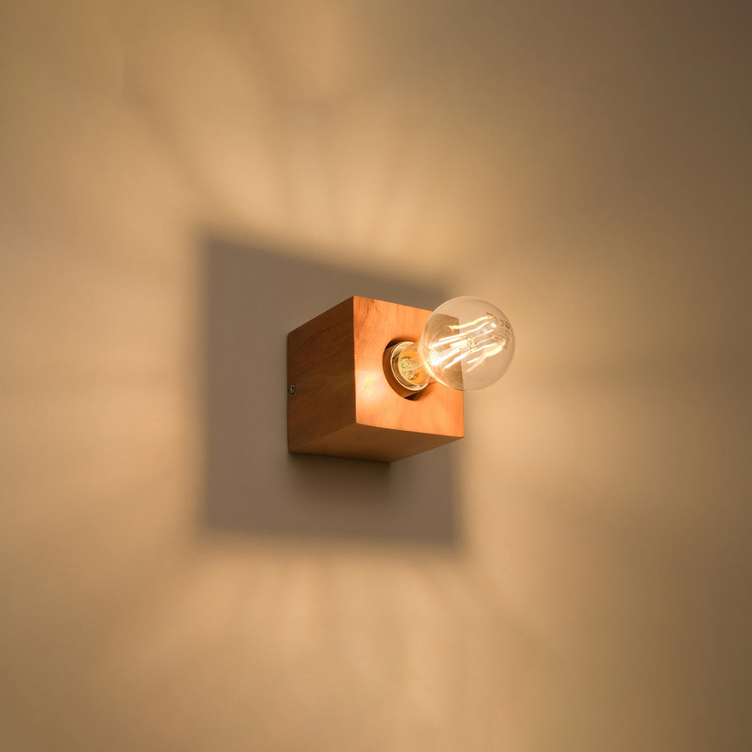 ARIZ wall light in natural wood