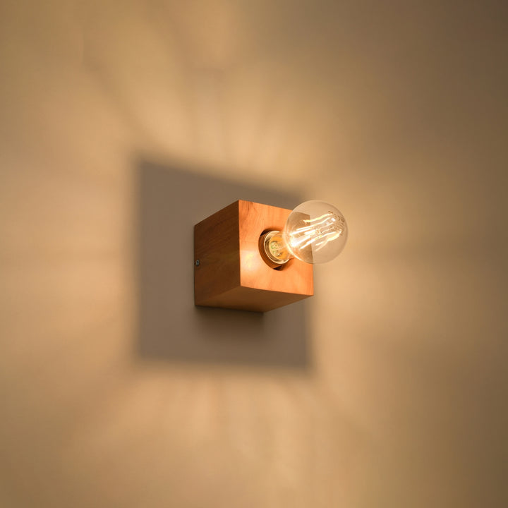ARIZ wall light in natural wood