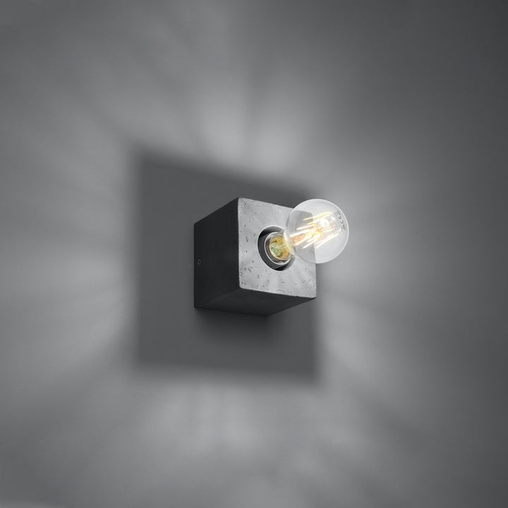 ARIZ wall light in concrete
