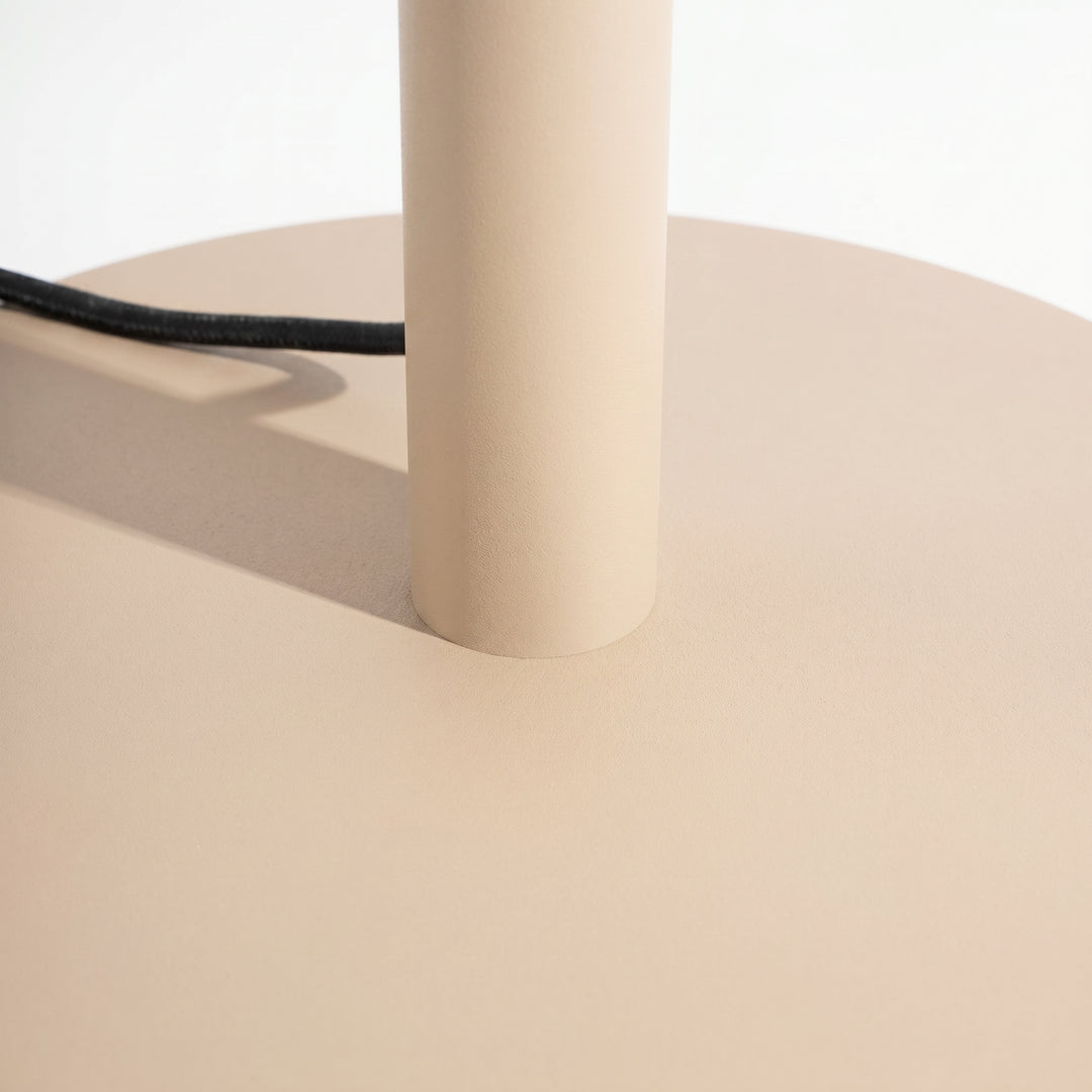 Lampadaire TRANG beige détail de la base