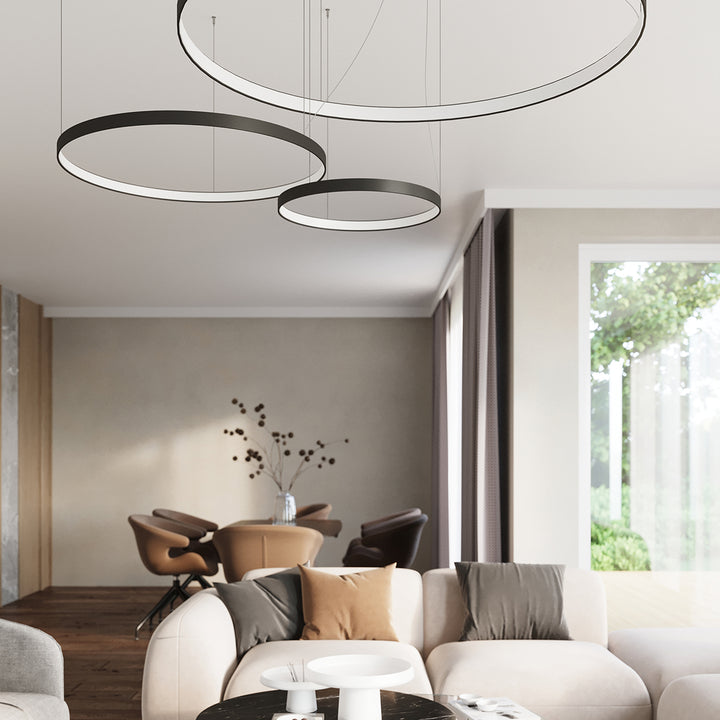 Lustre anneau RIO noir dans un intérieur contemporain