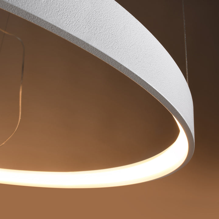 Lustre anneau RIO noir allumée, suspendu