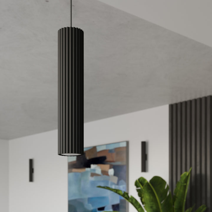 Luminaire Plafonnier noir allumée, vue rapprochée