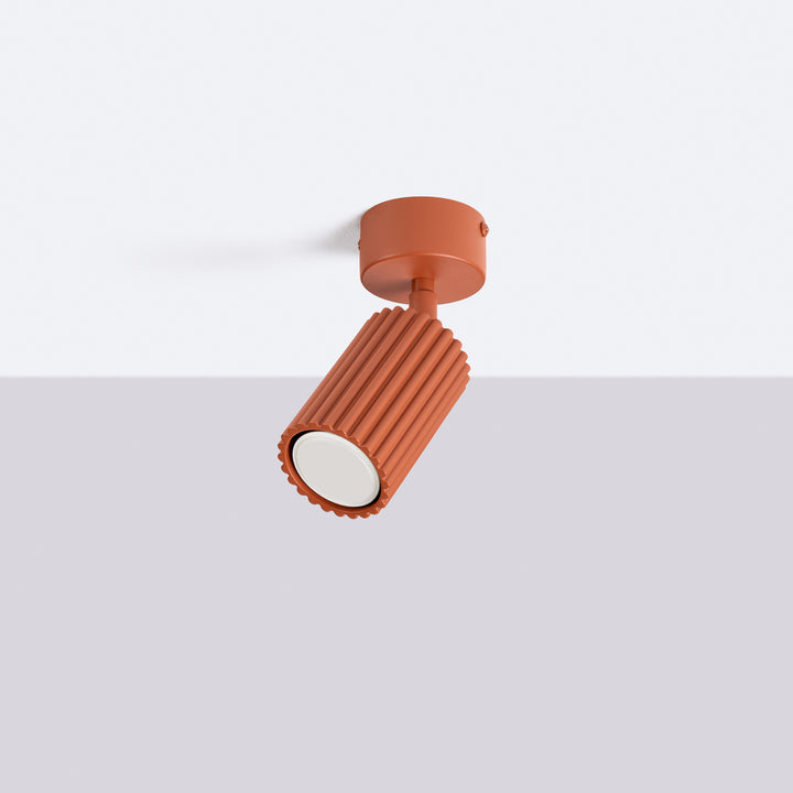 Luminaire Plafonnier ocre rouge éteinte, vue rapprochée