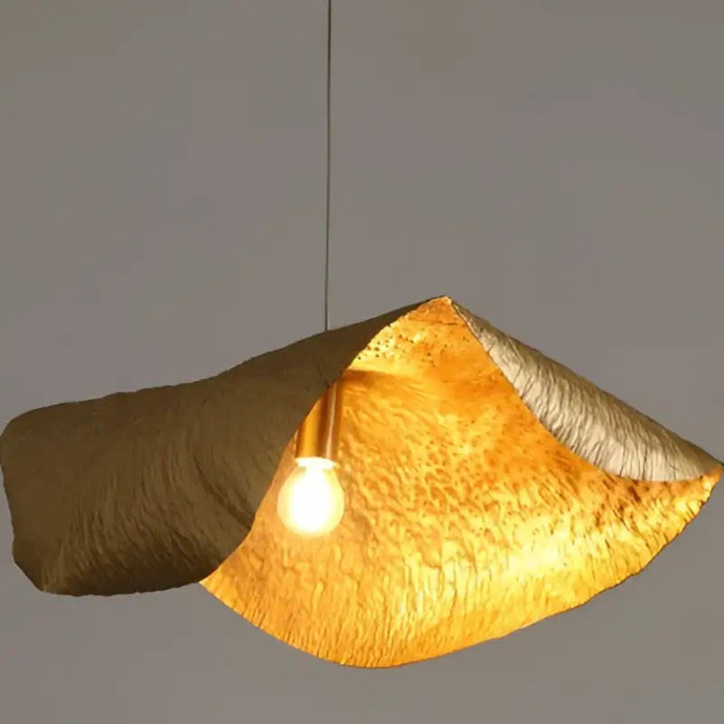 Suspension luminaire en bronze avec bords repliés raffiné