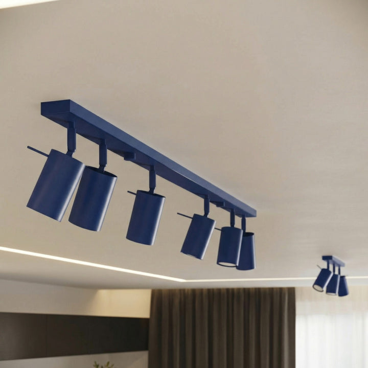 Luminaire Plafonnier outremer allumée, vue rapprochée