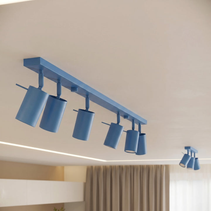 Luminaire Plafonnier bleu clair allumée, vue rapprochée