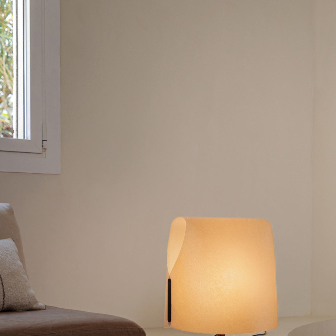 Lampe de table Luang M camel en situation