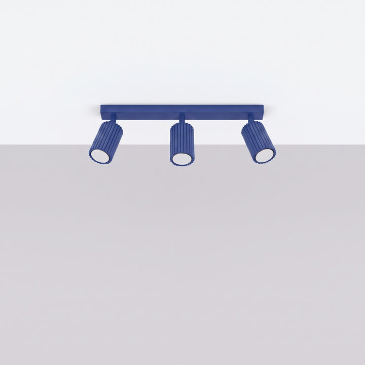 Luminaire Plafonnier outremer éteinte, vue rapprochée