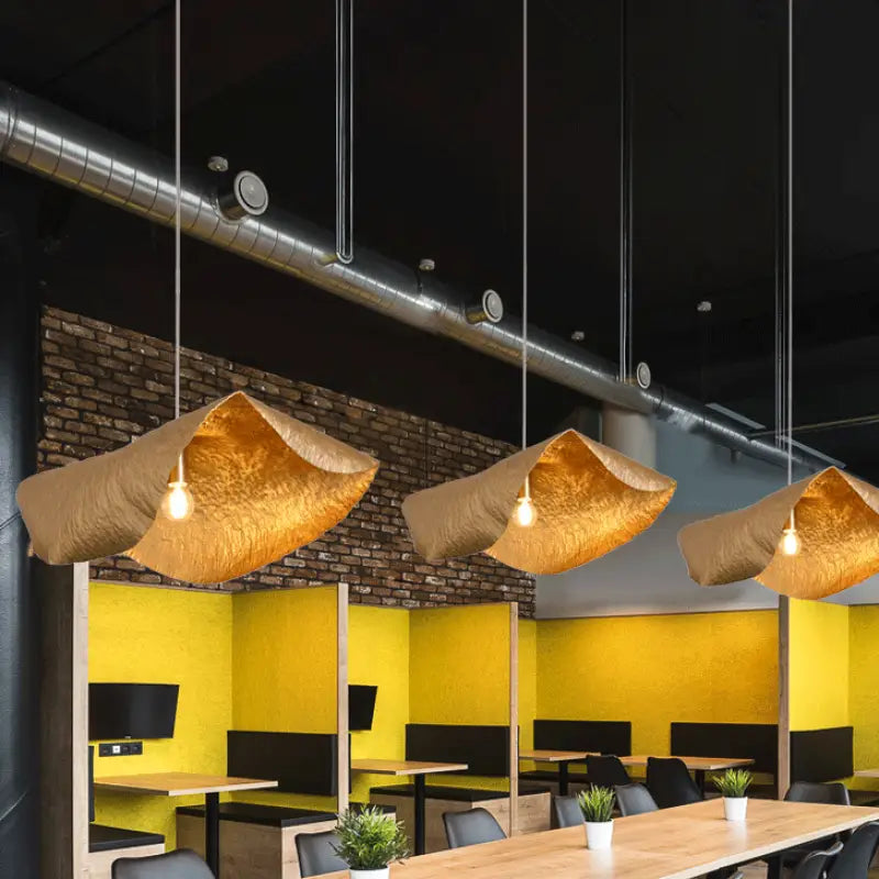 Suspension luminaire en bronze avec bords repliés raffiné