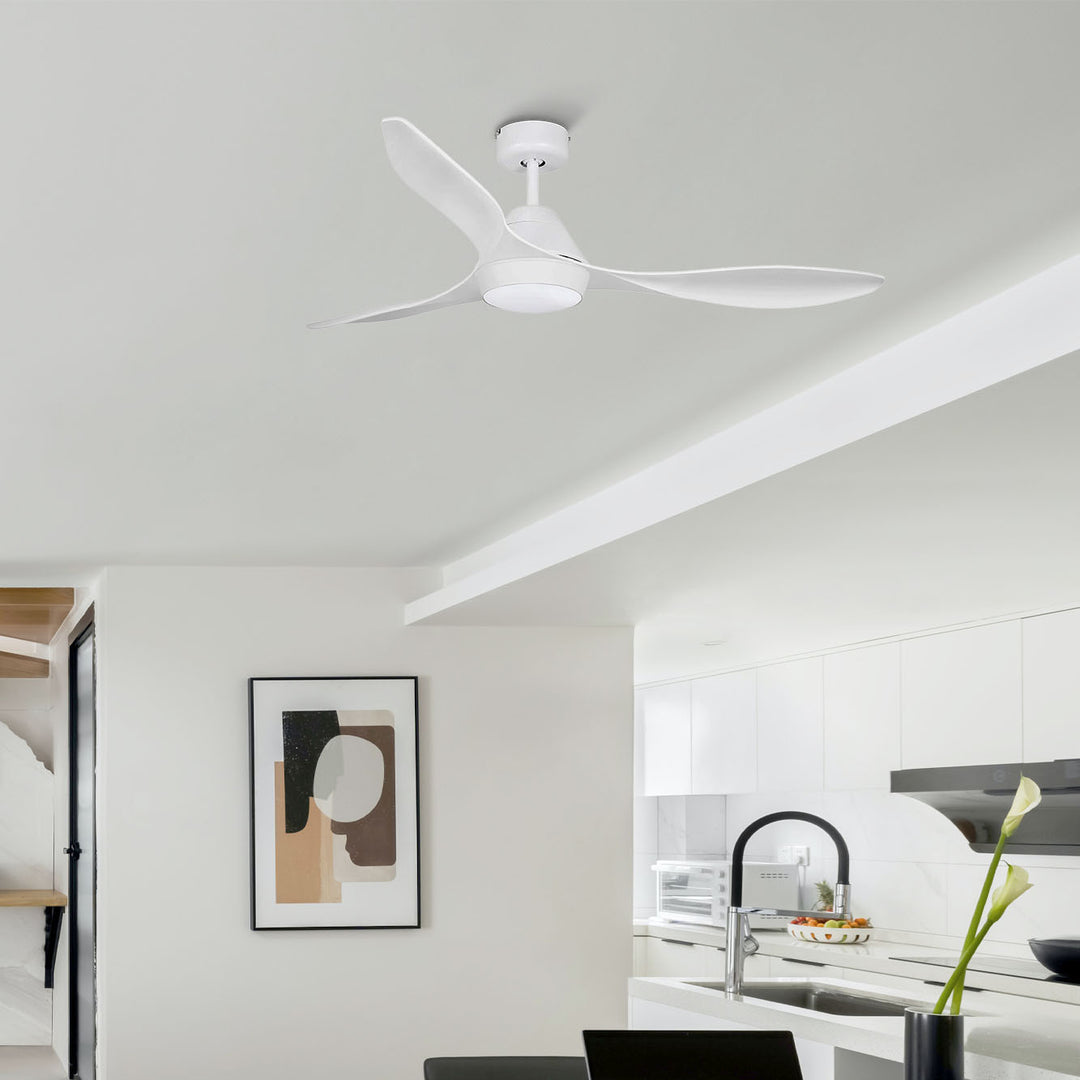 Ventilateur de plafond Polaris blanc de Faro Barcelona en situation