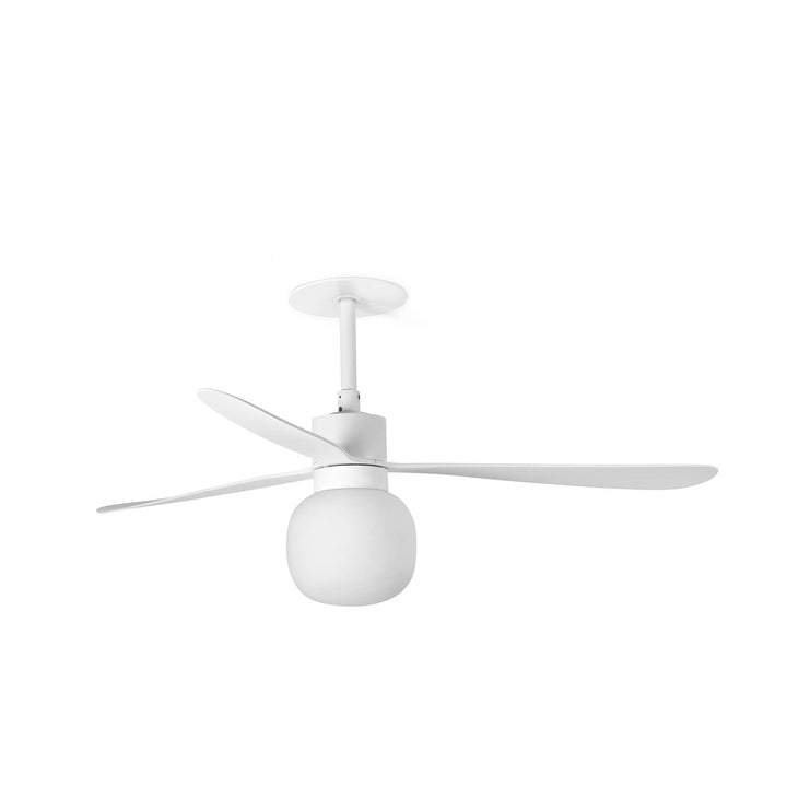 Ventilateur de plafond Amelia encastré blanc avec lumière boule de Faro Barcelona
