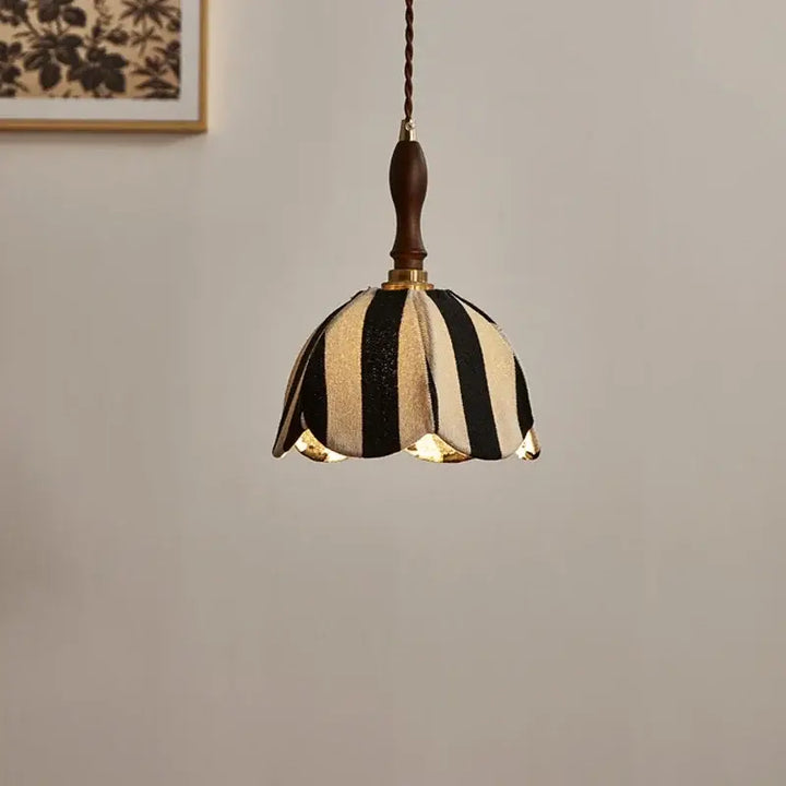 Suspension luminaire striée noir et blanc avec détail doré vintage
