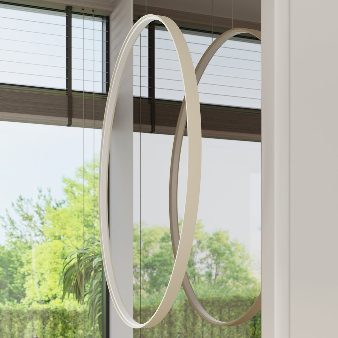 Suspension anneau RIO beige dans un intérieur contemporain