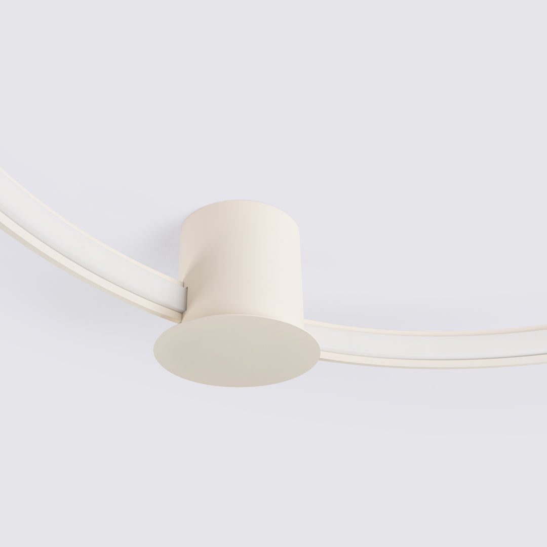 Plafonnier anneau RIO beige allumée, détail de l'anneau