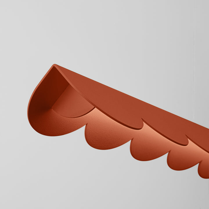 Suspension BISCUIT ocre rouge allumée, détail des festons