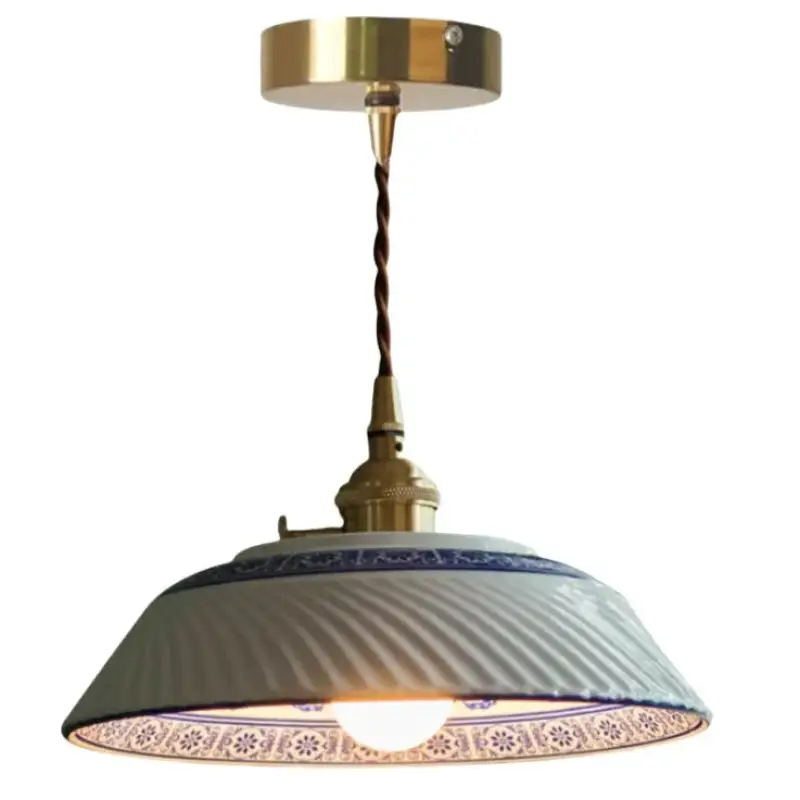 Suspension luminaire vintage céramique avec détail bleu chic