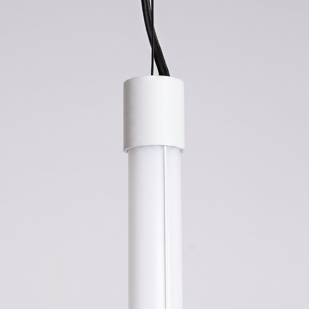 Suspension tube TRANG blanc détail de l'embout