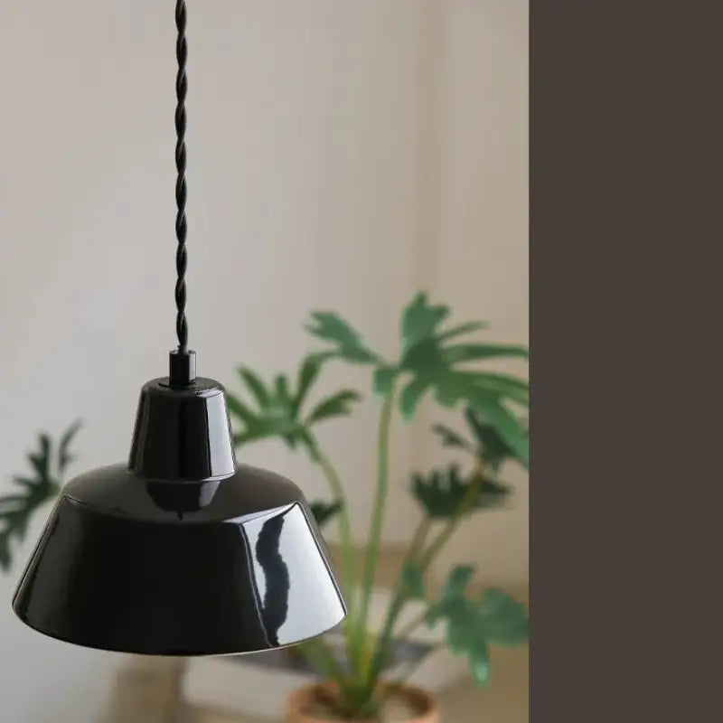 Suspension en céramique style atelier minimaliste chic