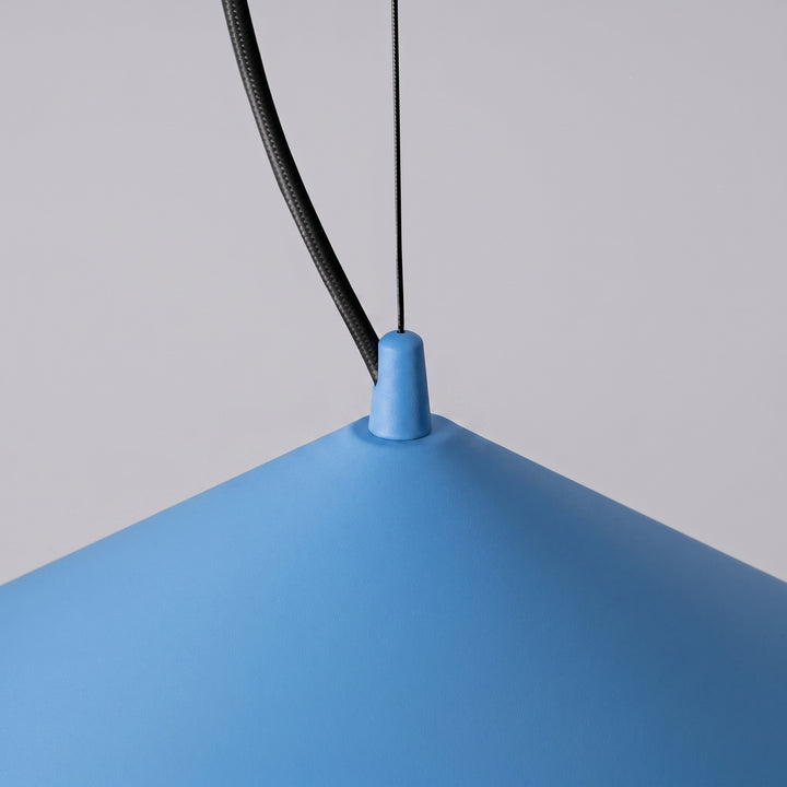 Suspension FINT bleu clair détail de la fixation de l'abat-jour