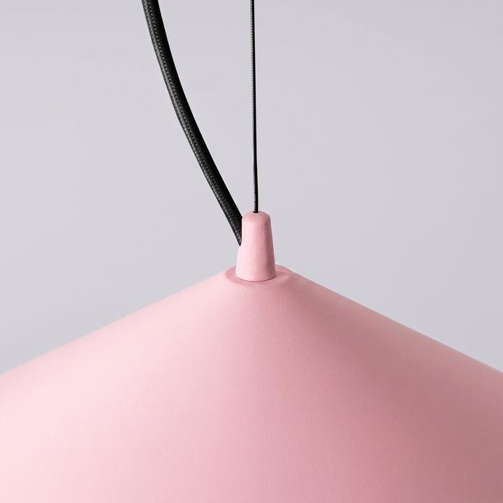 Suspension FINT rose détail de la fixation de l'abat-jour