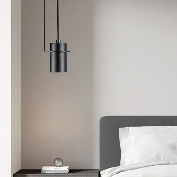 Suspension cylindrique noire minimaliste moderne chic