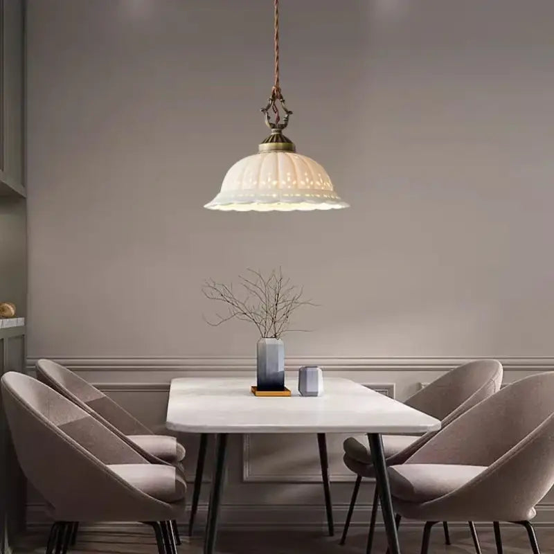 Suspension luminaire vintage en verre au style antique