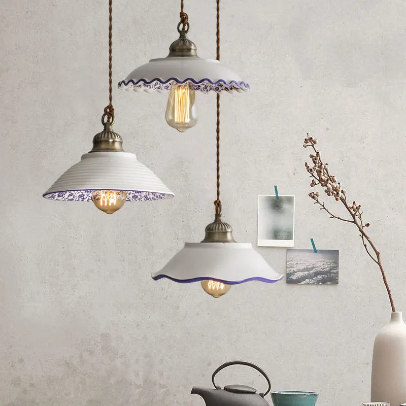 Suspension Vintage Blanche Bord Bleu Style Rétro Champêtre