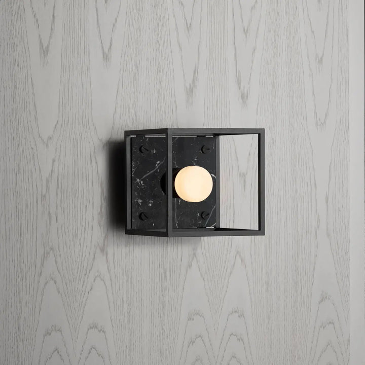 Ampoule LED Punch Bulb Puck dans un intérieur