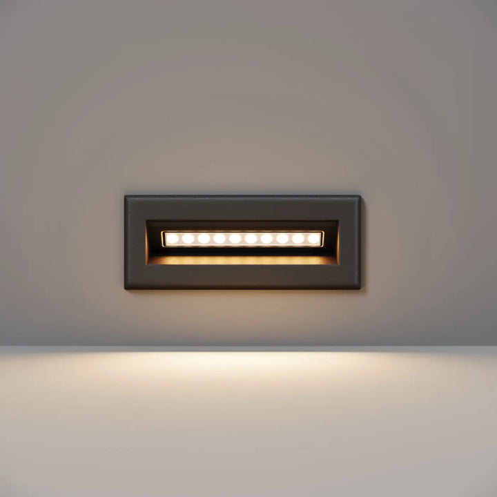 Applique encastrable bosca rectangulaire gris foncé avec led blanc chaud pour éclairage long d’une allée