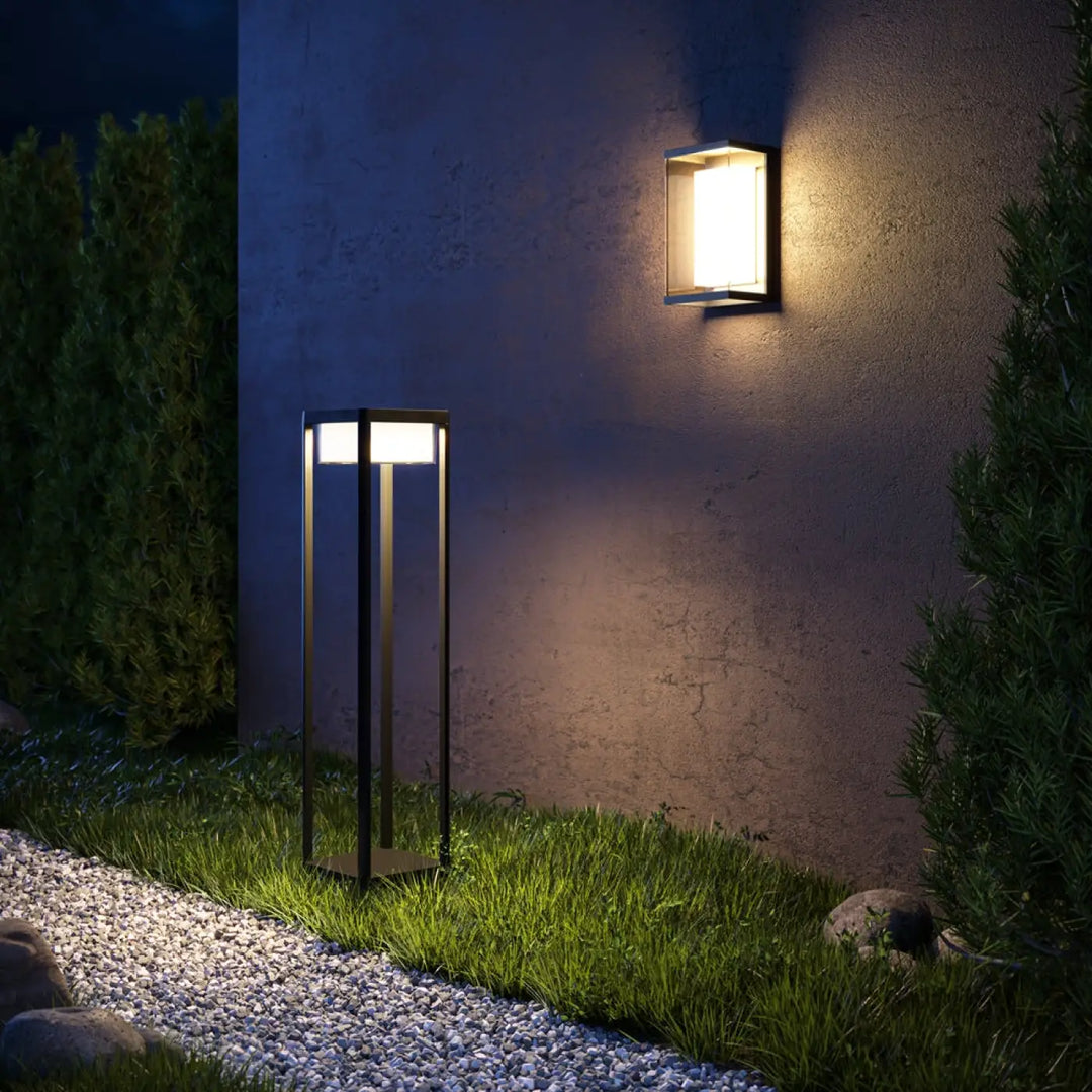 Applique extérieure baker street en aluminium noir avec cadre rectangulaire moderne et lumière blanc chaud